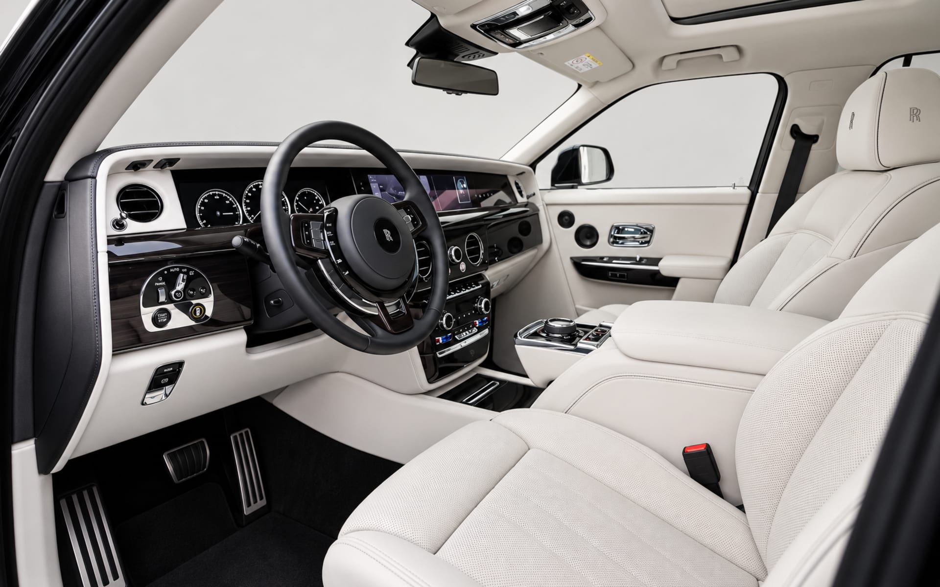 Rolls-Royce Phantom Series II 2025 for rent in Dubai photo 4