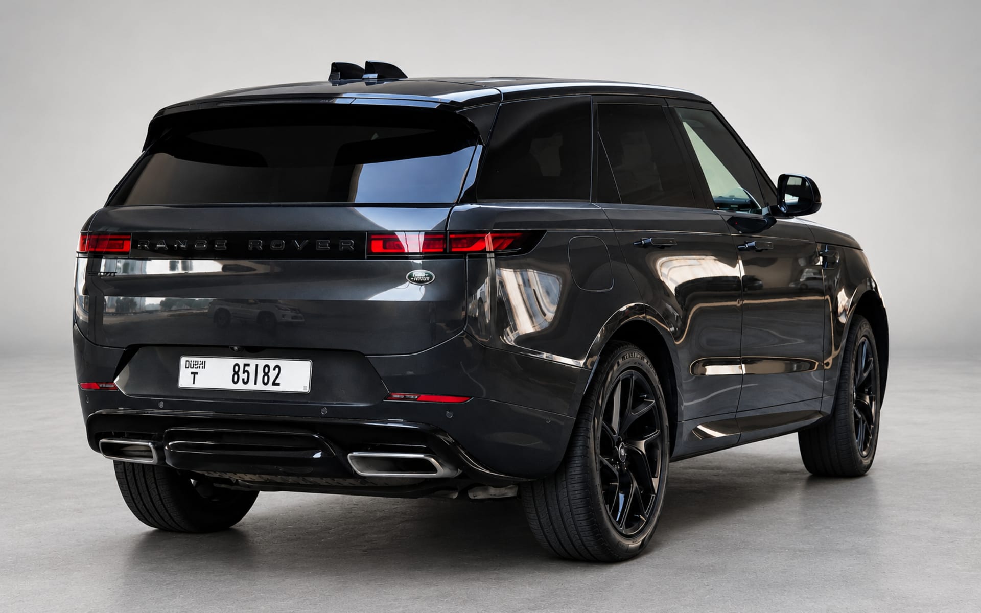 Land Rover Range Rover Sport 2023 for rent in Dubai photo 4