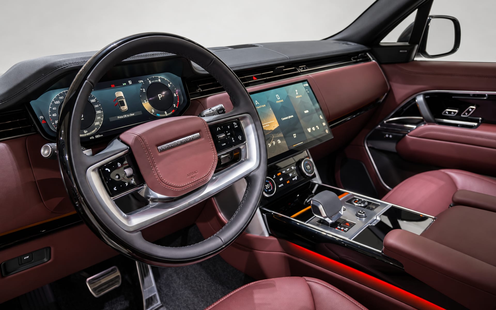 Land Rover Range Rover Vogue 2024 for rent in Dubai photo 4