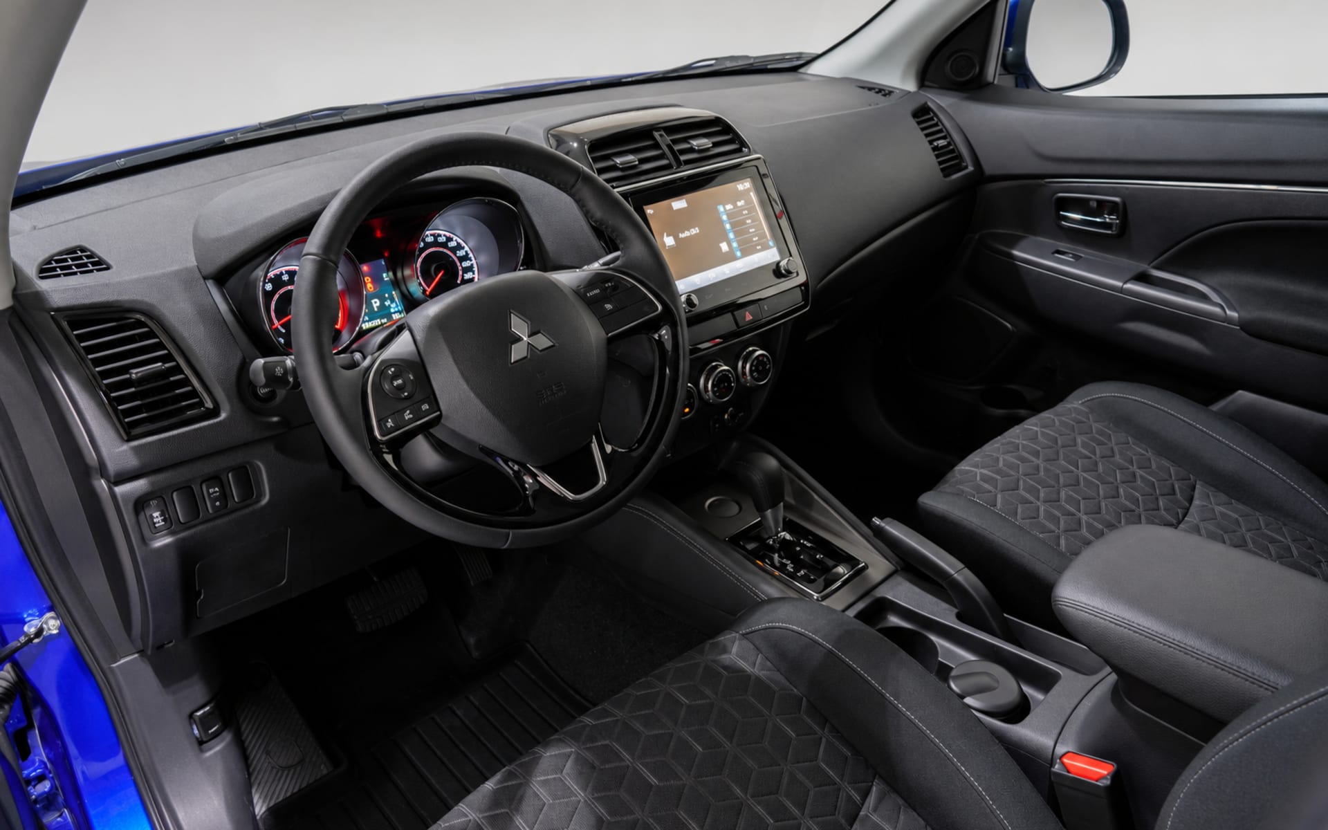 Mitsubishi ASX 2025 for rent in Dubai photo 4