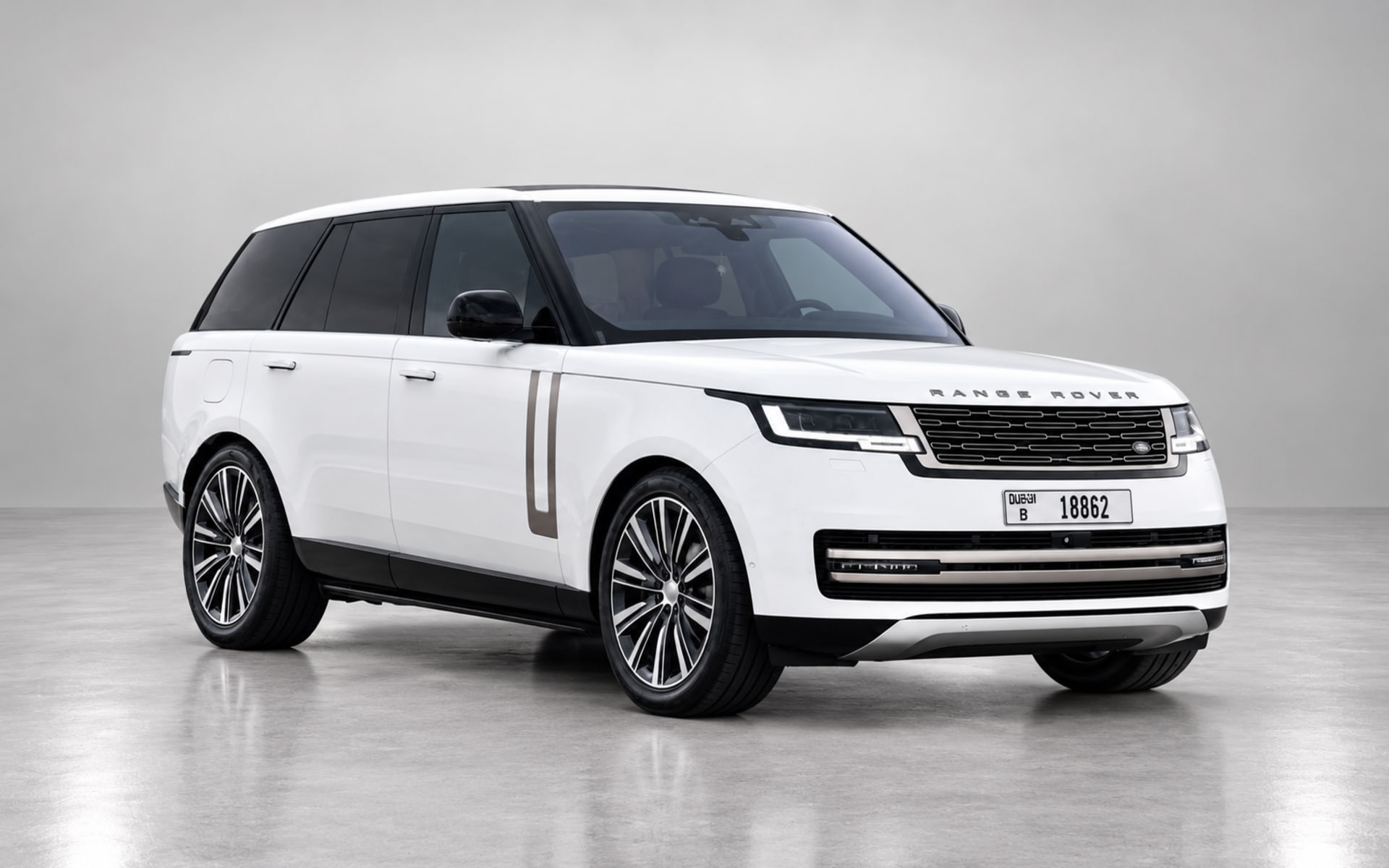 Land Rover Range Rover HSE 2023 for rent in Dubai