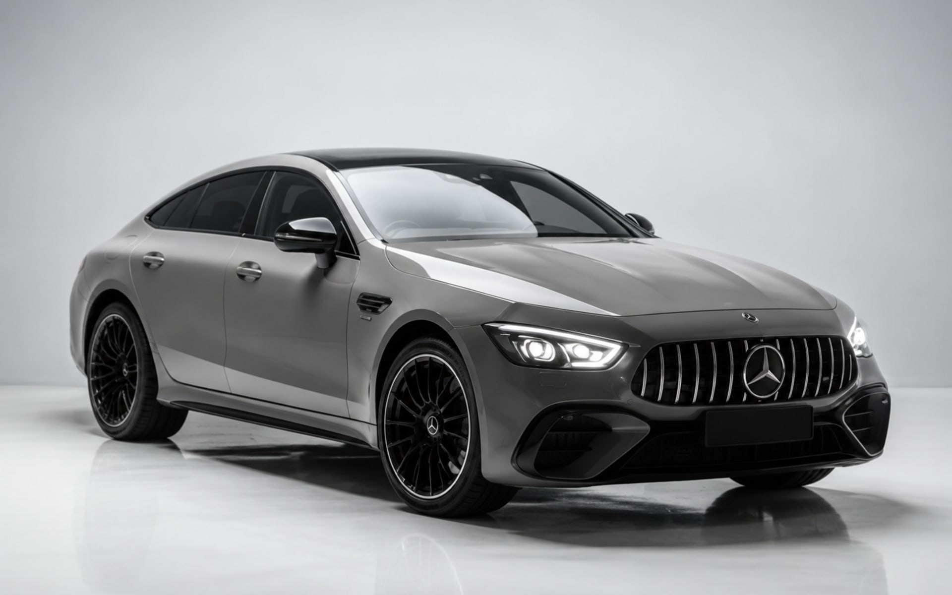 Mercedes-Benz AMG GT 43 image 1