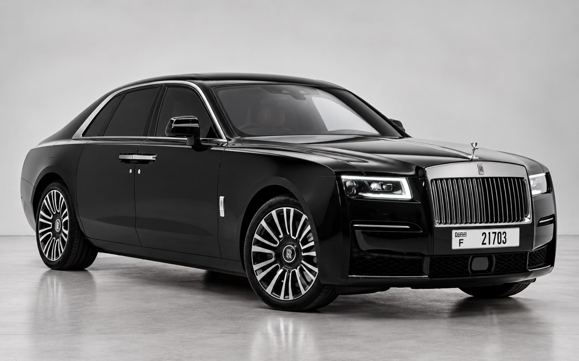 Rolls-Royce Ghost 2024 - image 1