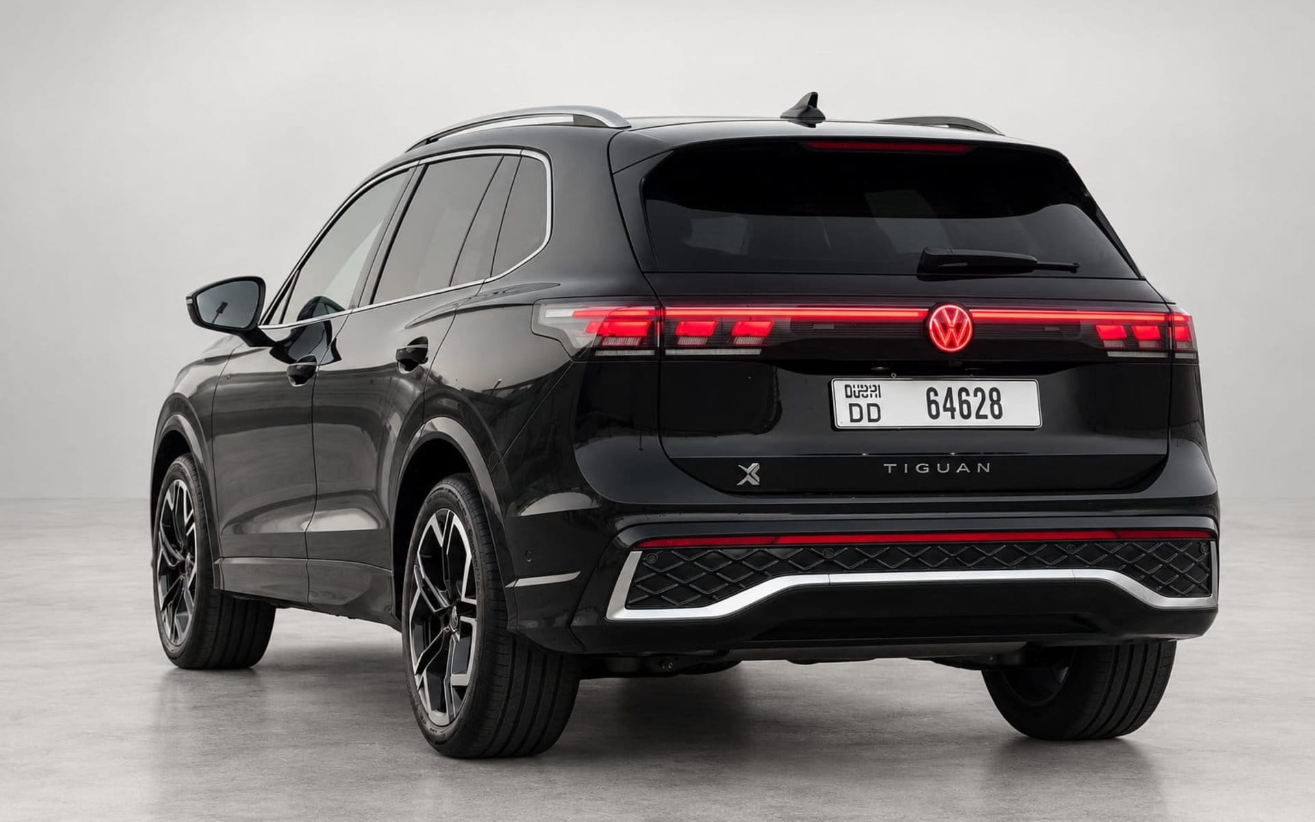 Volkswagen Tiguan R-Line 2025 for rent in Dubai photo 4