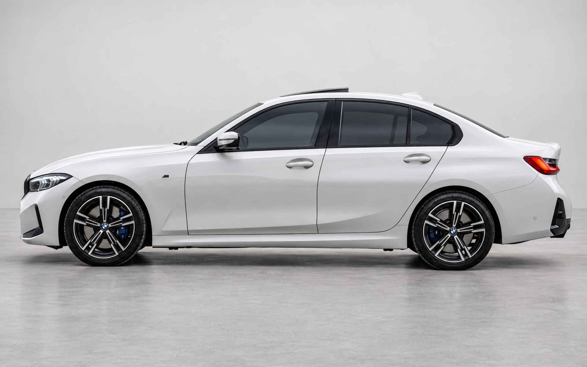 BMW 320i M Sport Package image 1