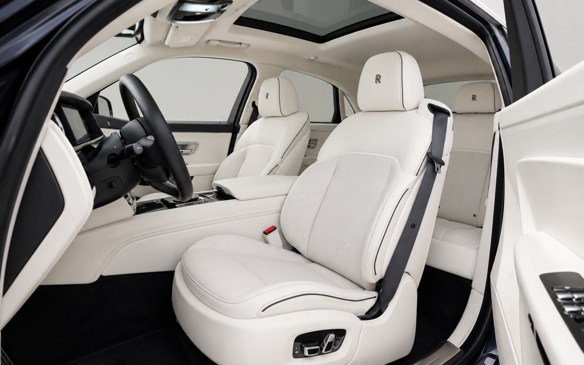 Rolls-Royce Spectre 2025 for rent in Dubai photo 6