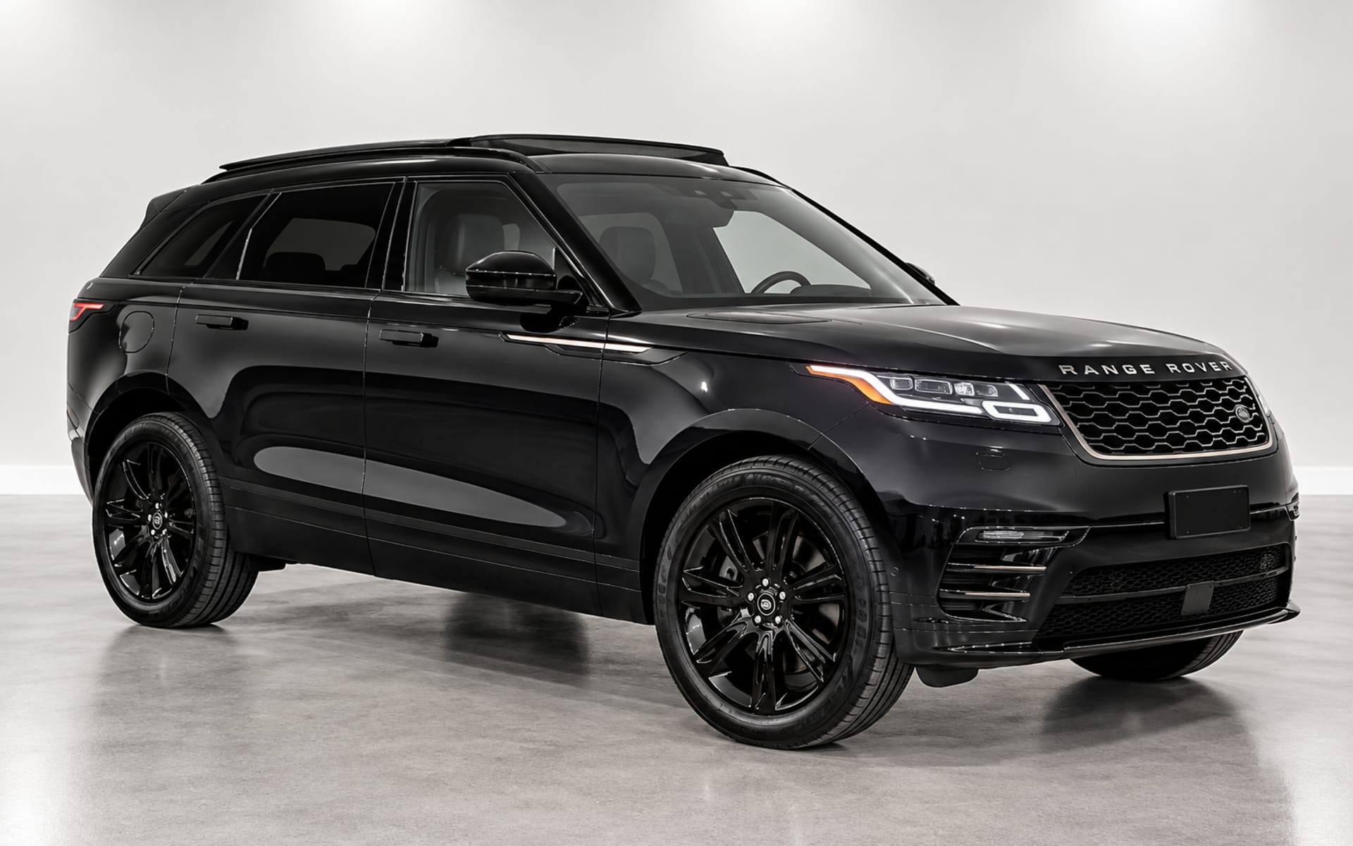 Land Rover Range Rover Velar 2023 for rent in Dubai photo 1