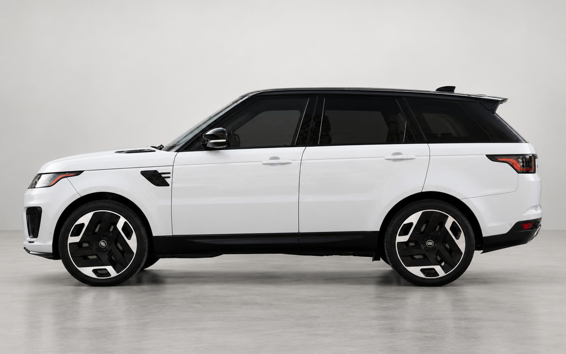 Land Rover Range Rover Sport 2021 for rent in Dubai photo 2