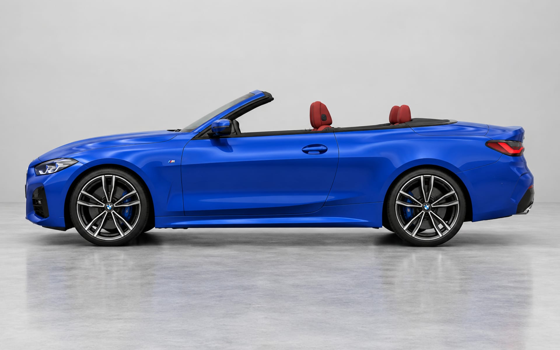 BMW 420i Convertible 2023 for rent in Dubai photo 2