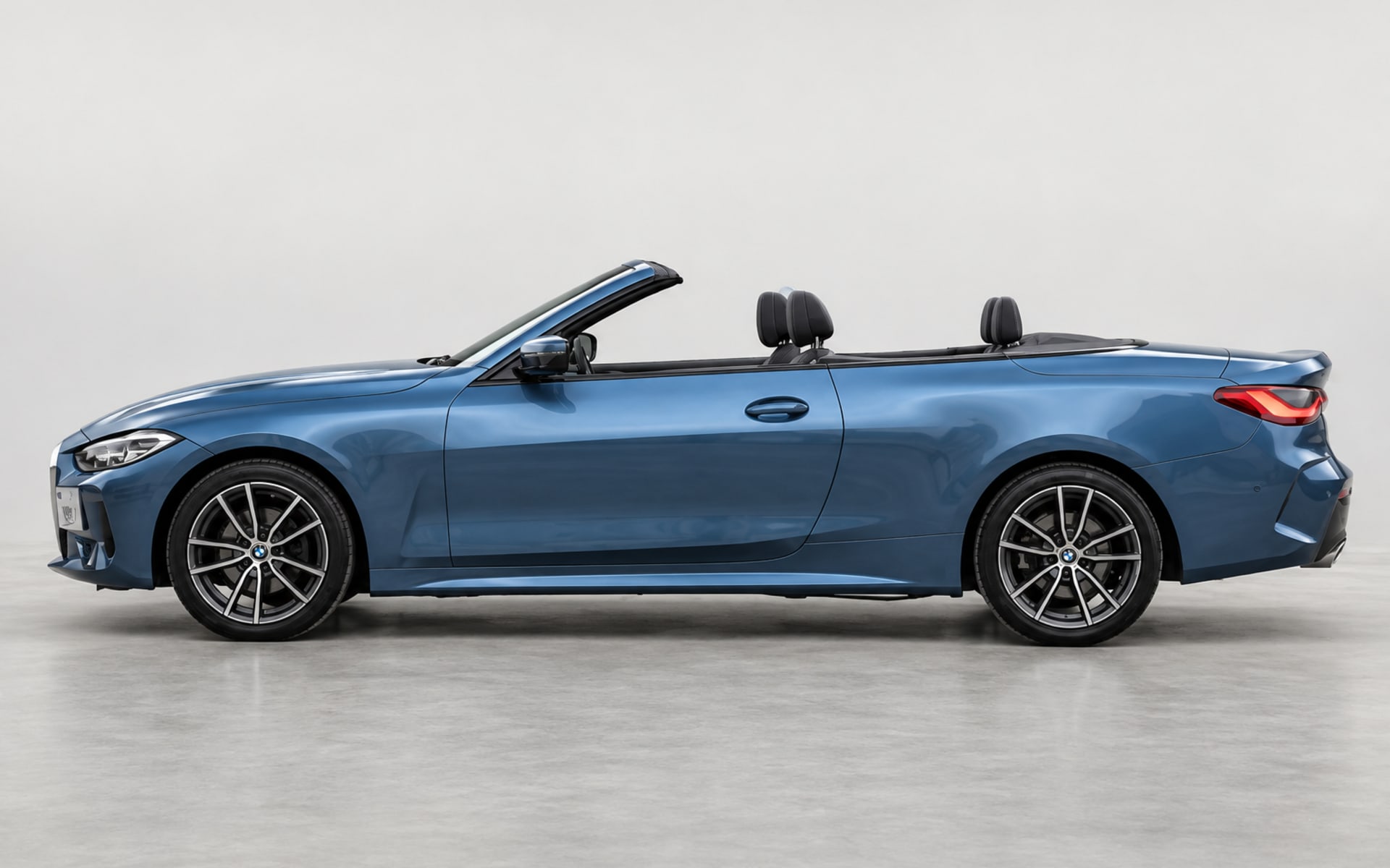 BMW 420i CONVERTIBLE 2023 for rent in Dubai photo 2