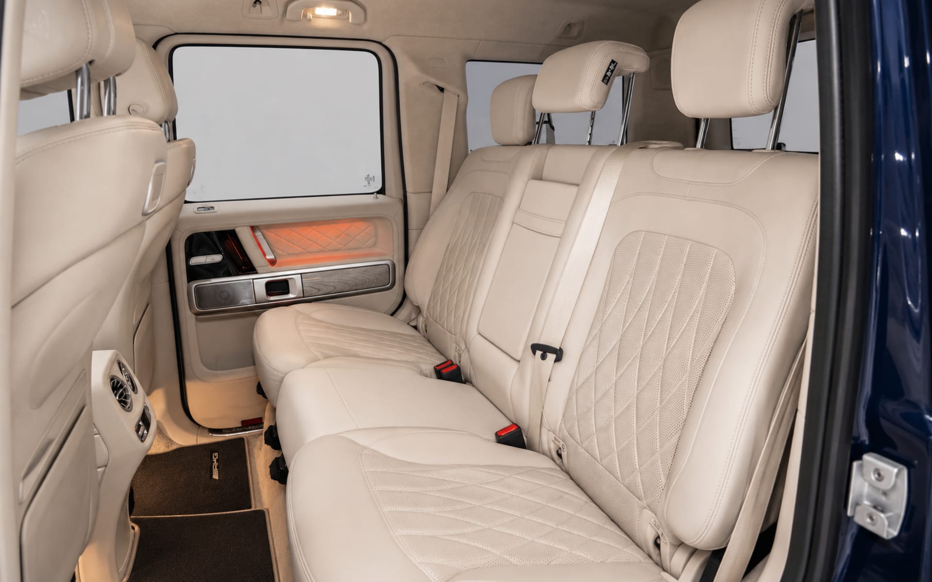 Mercedes-Benz G63 AMG - Kit BRABUS G900 Rocket 2022 for rent in Dubai photo 7