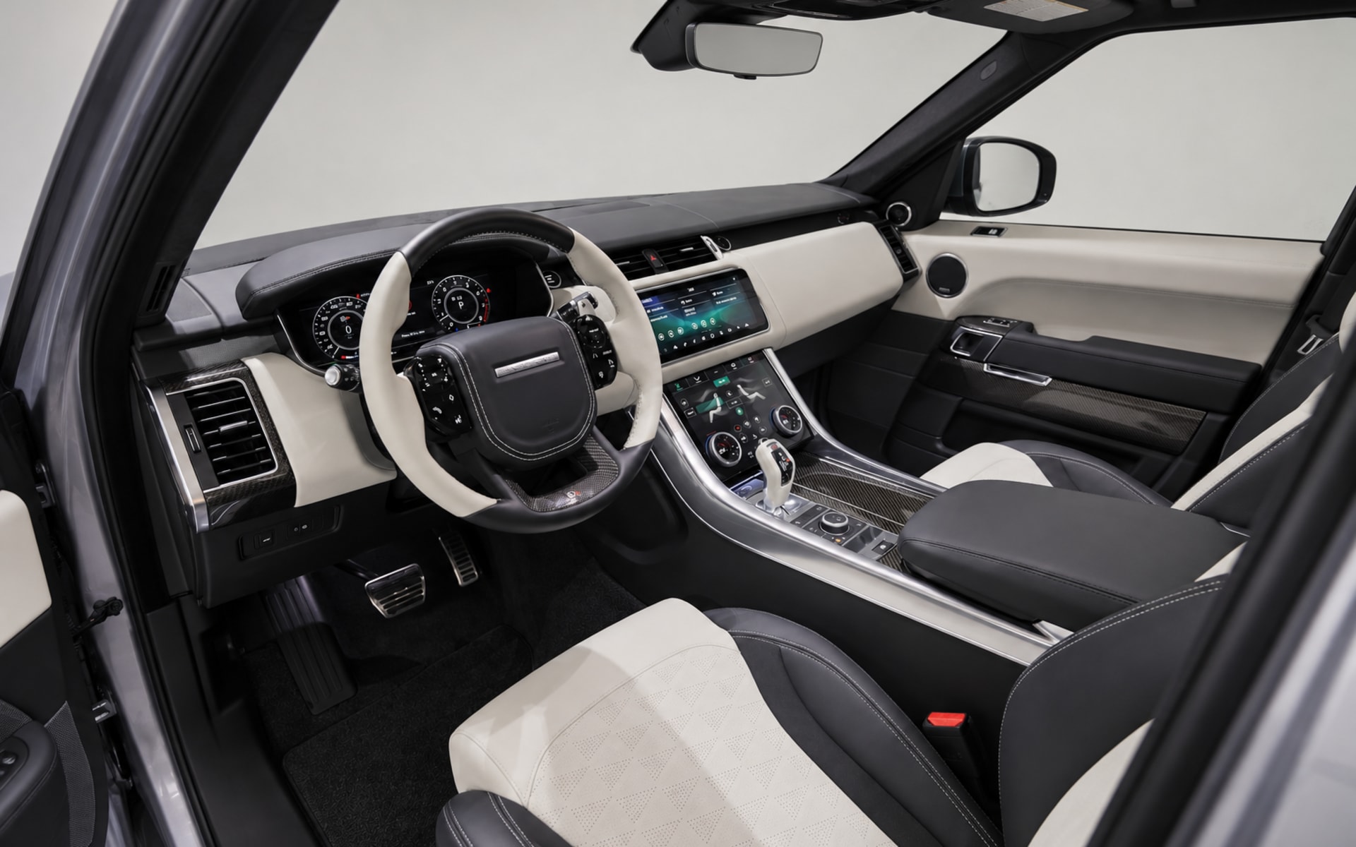 Land Rover Range Rover Sport SVR 2023 for rent in Dubai photo 5