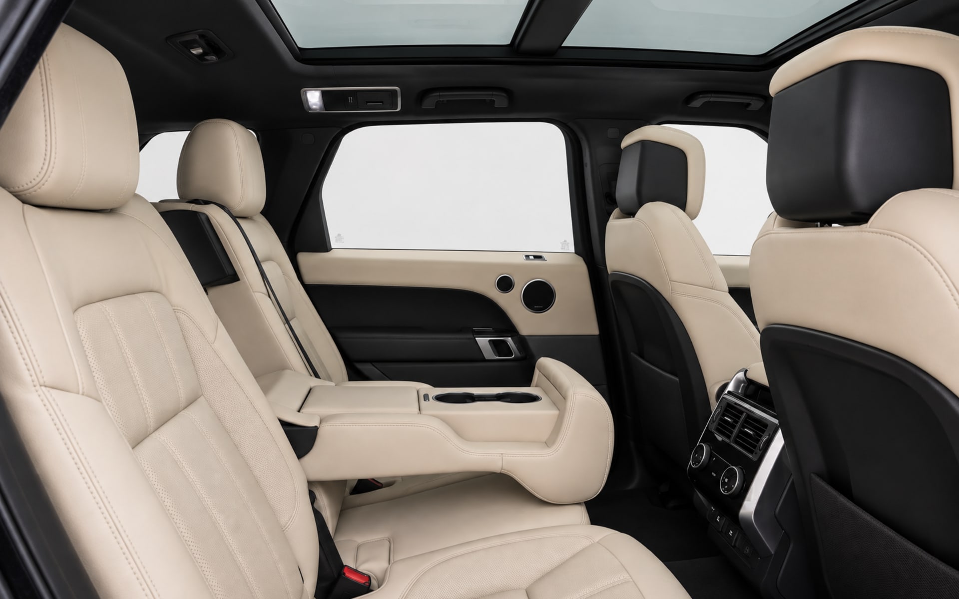 Land Rover Range Rover Sport 2021 for rent in Dubai photo 11