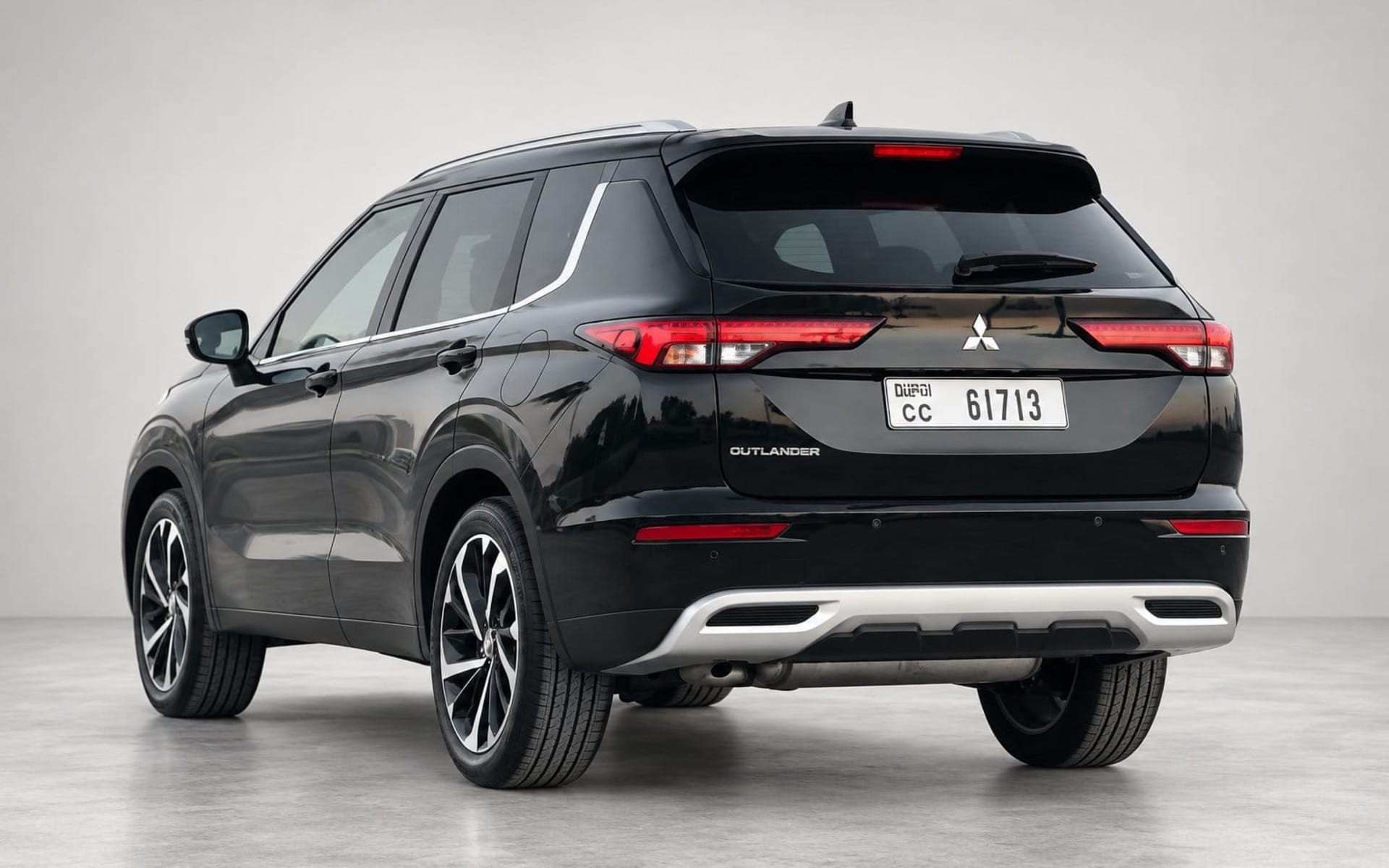 Mitsubishi Outlander 2025 thumbnail 3