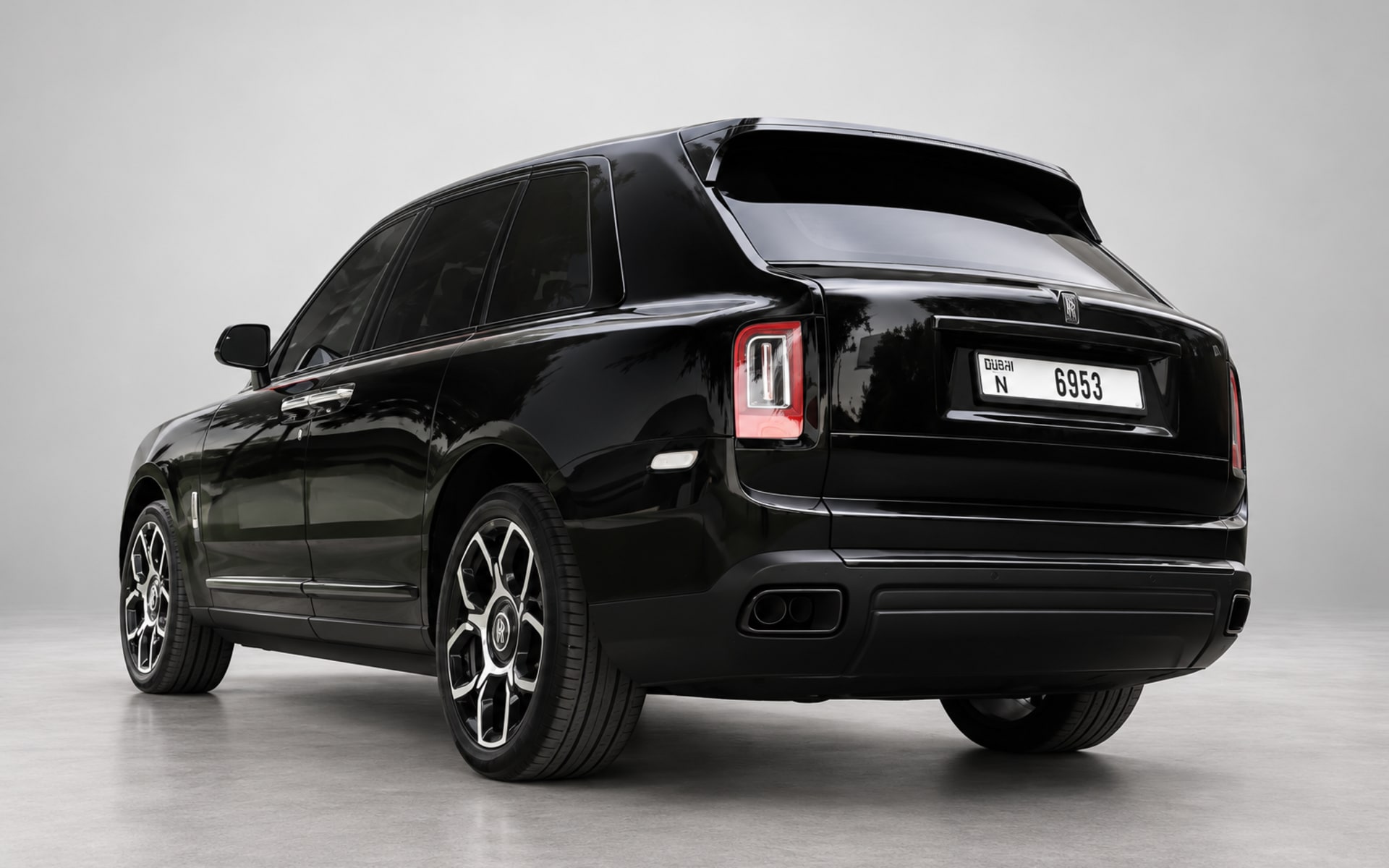 Rolls-Royce Cullinan Black Badge 2024 for rent in Dubai photo 3