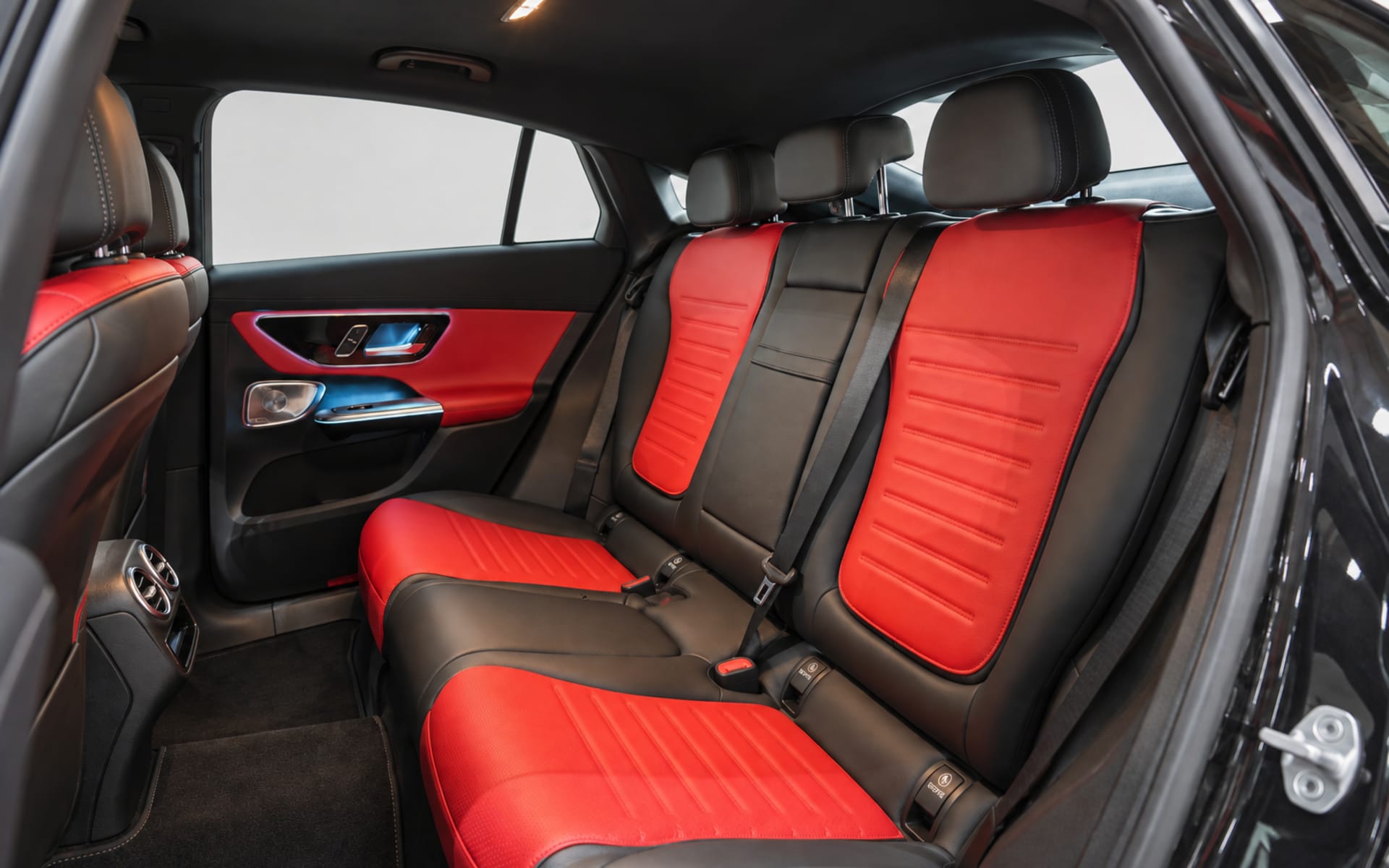 Mercedes-Benz GLC200 4MATIC Coupe 2025 for rent in Dubai photo 6