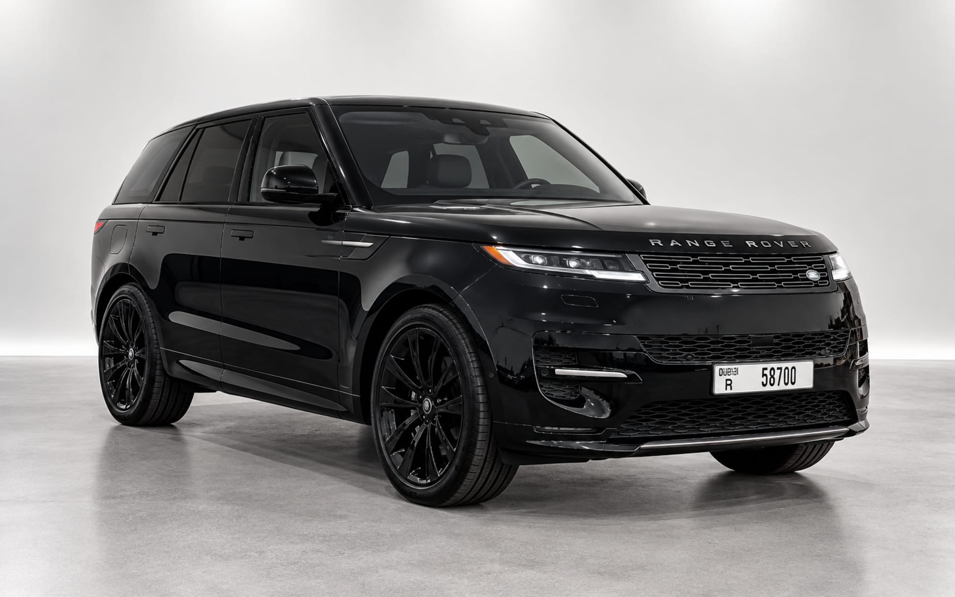 Land Rover Range Rover Sport Dynamic 2025 for rent in Dubai photo 1
