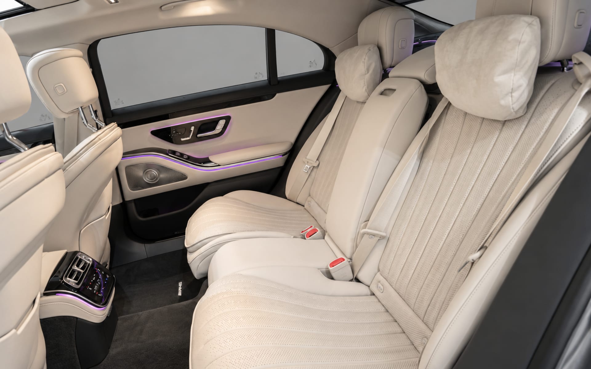 Mercedes-Benz S 500 AMG Line 2023 for rent in Dubai photo 5