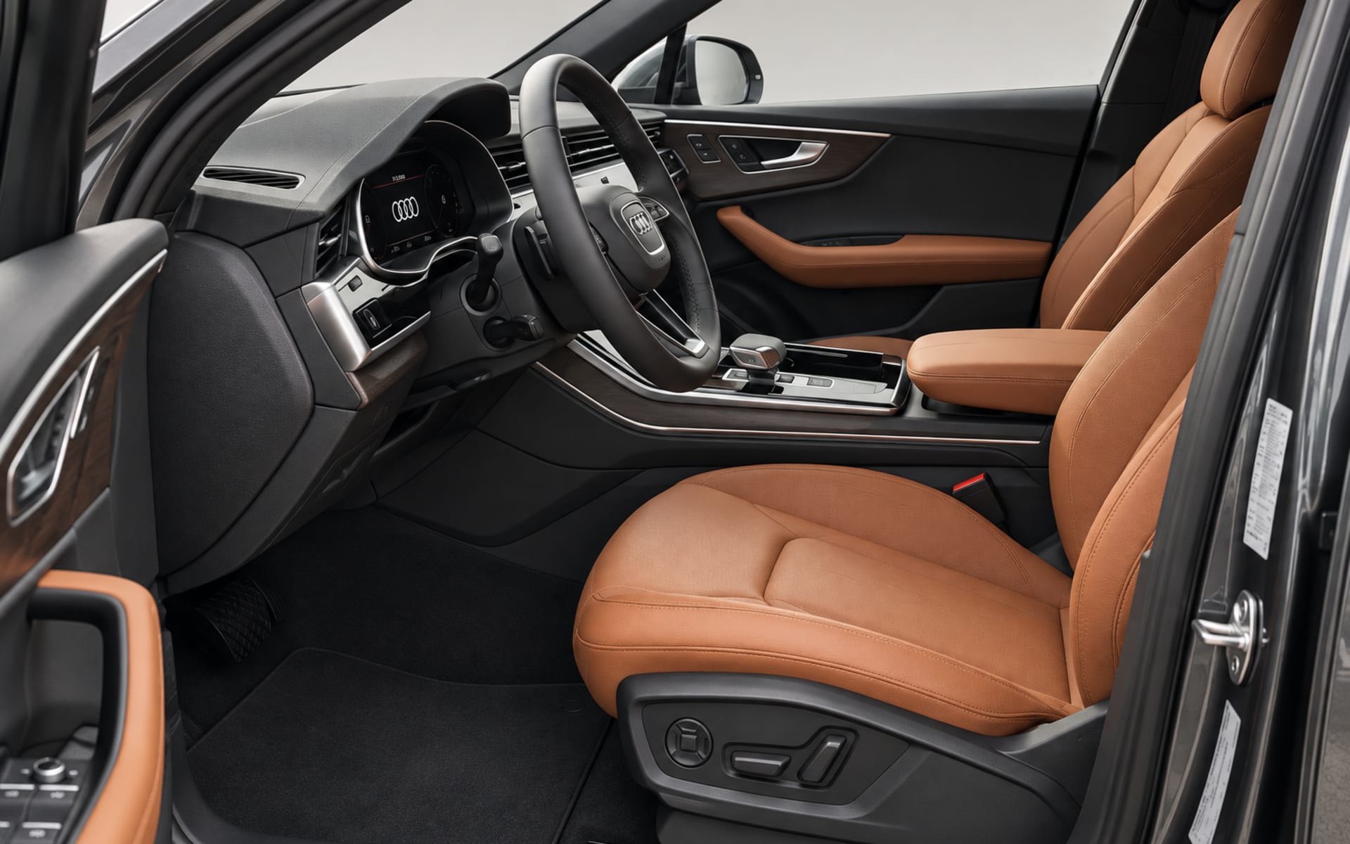 Audi Q7 55 TFSI 2023 for rent in Dubai photo 4