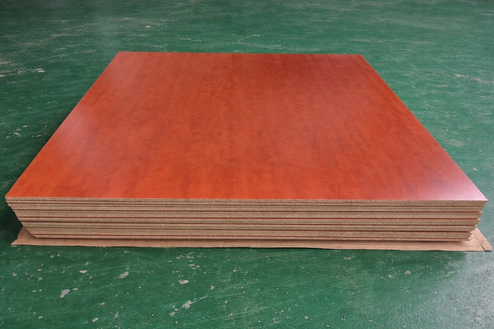 Cutting of Melamine Desk Tops