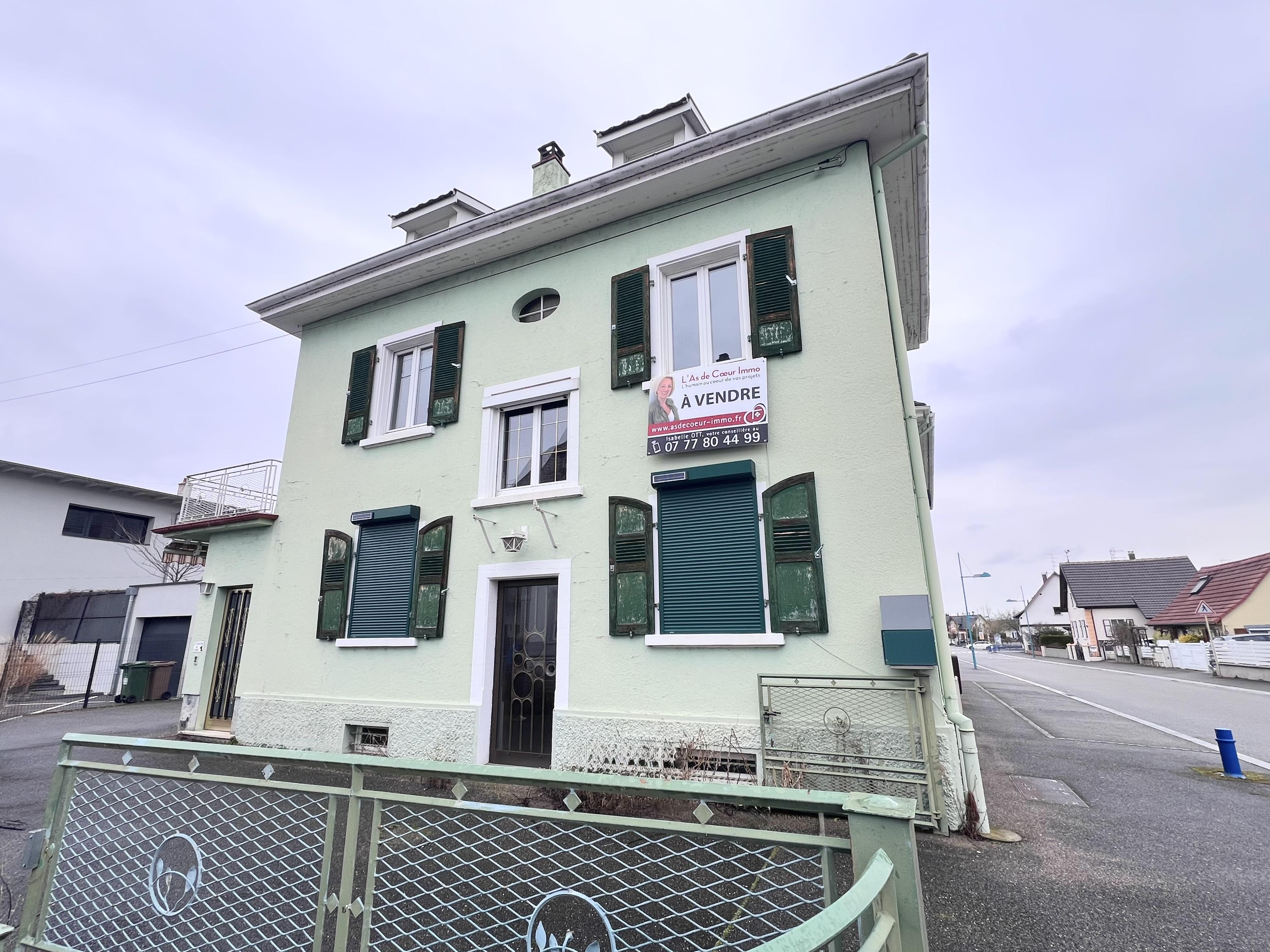 Maison de caractère à réinventer – Beaux volumes et nombreuses possibilités