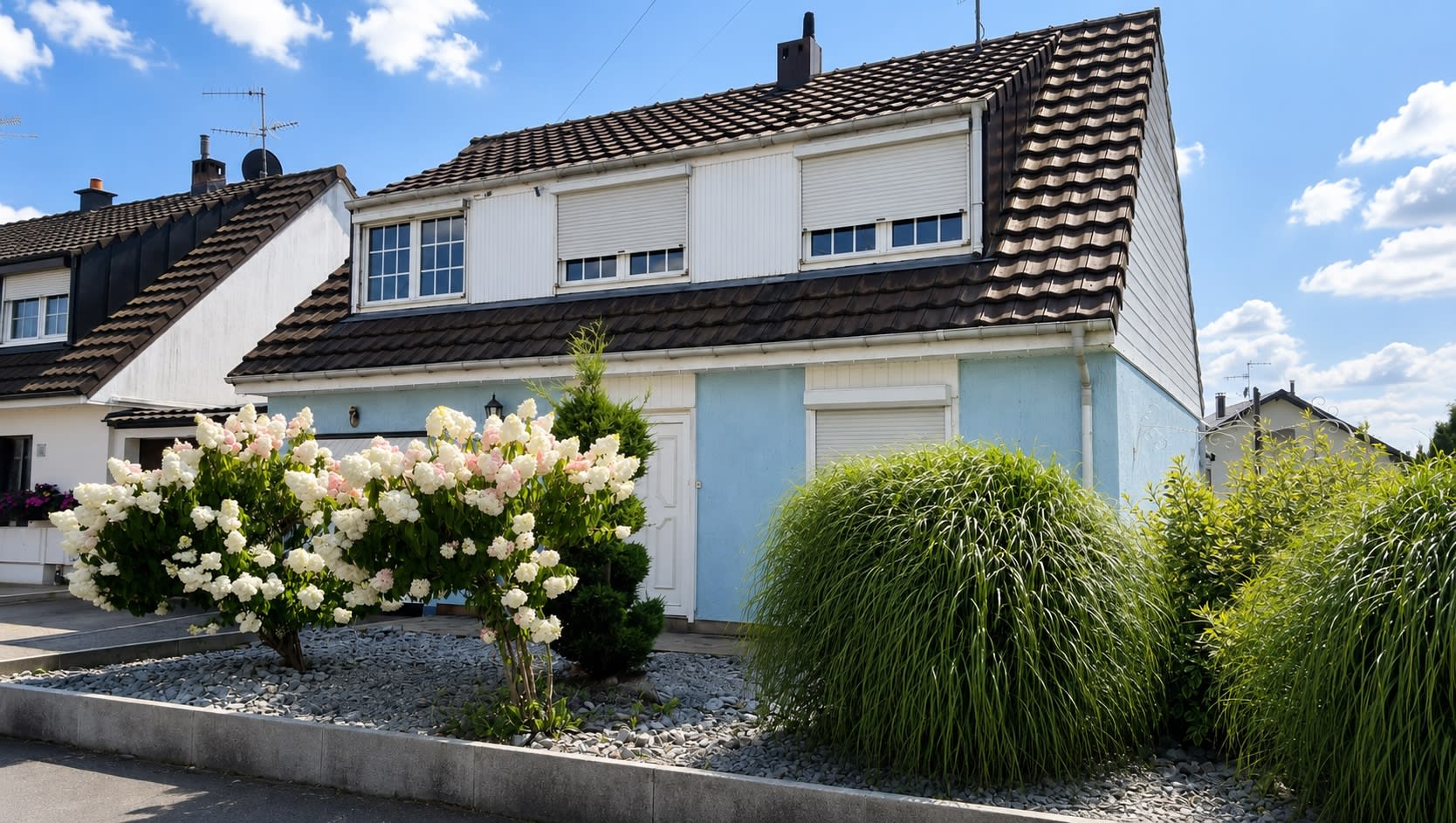 Maison F6 mitoyenne avec jardin