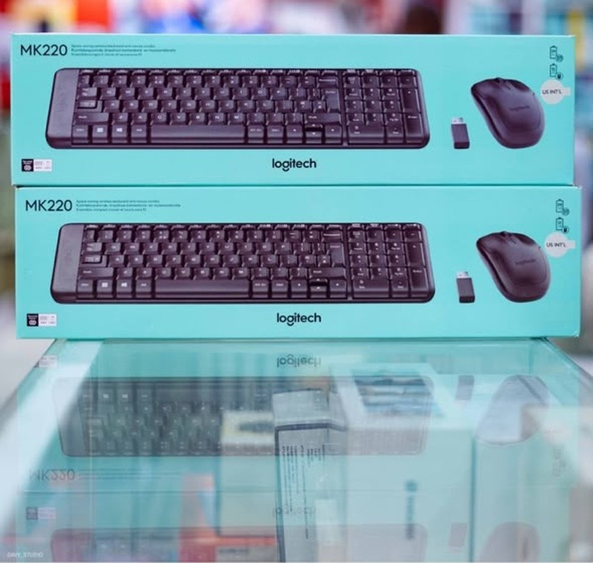 Logitech MK220 Wireless Keyboard & Mouse Combo