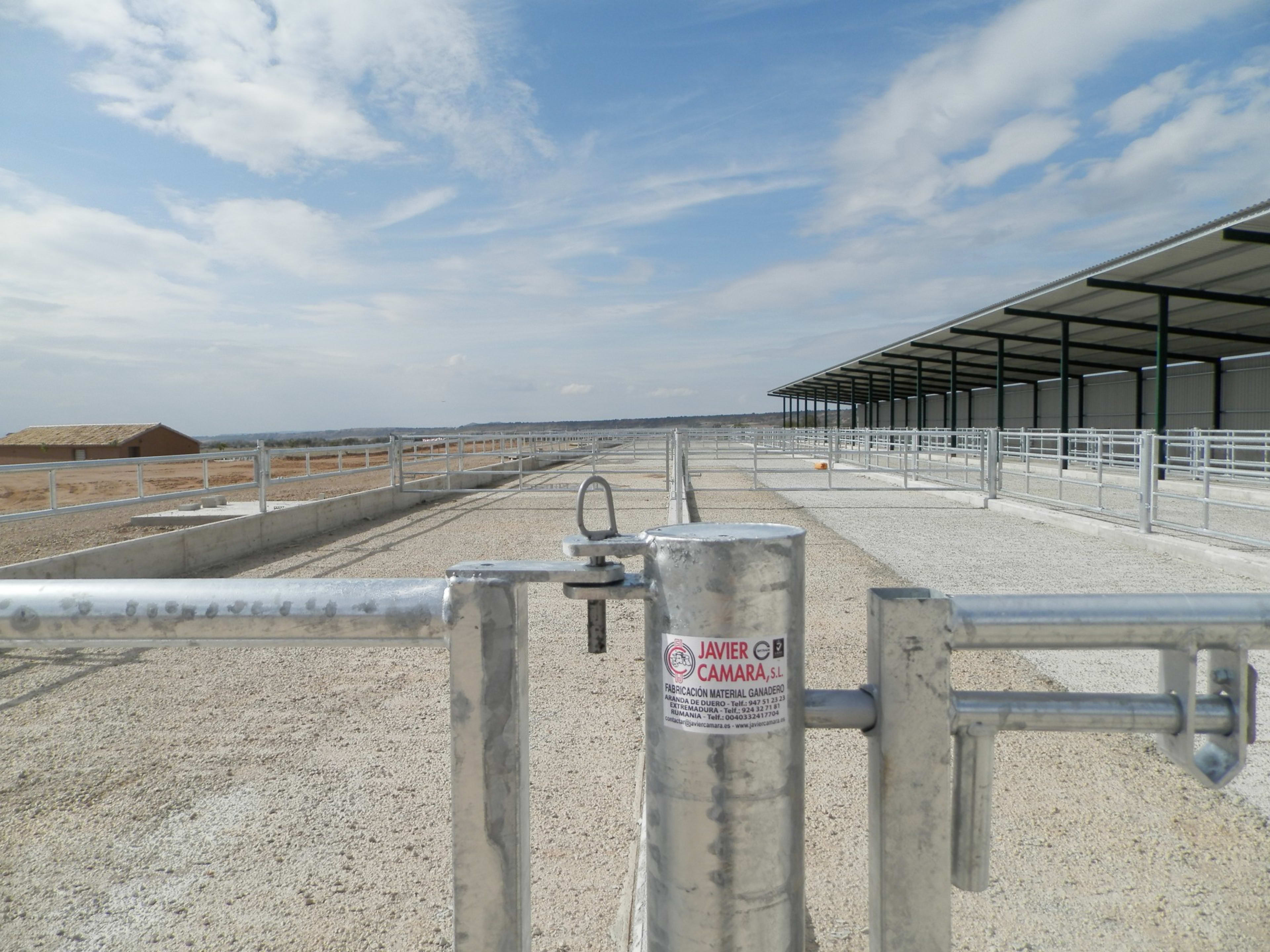 Puerta extensible terneros y vacas (4 tubos Ø60) - 2