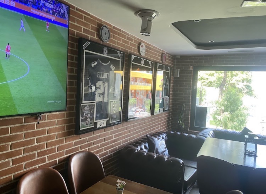 Ray’s Restaurant — Tanger