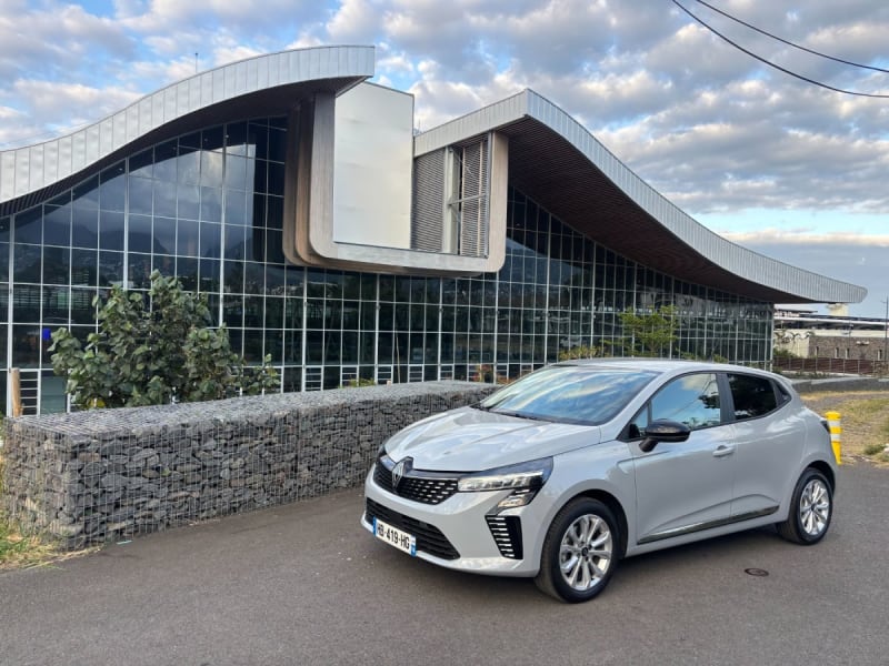 RENAULT CLIO — location à La Réunion