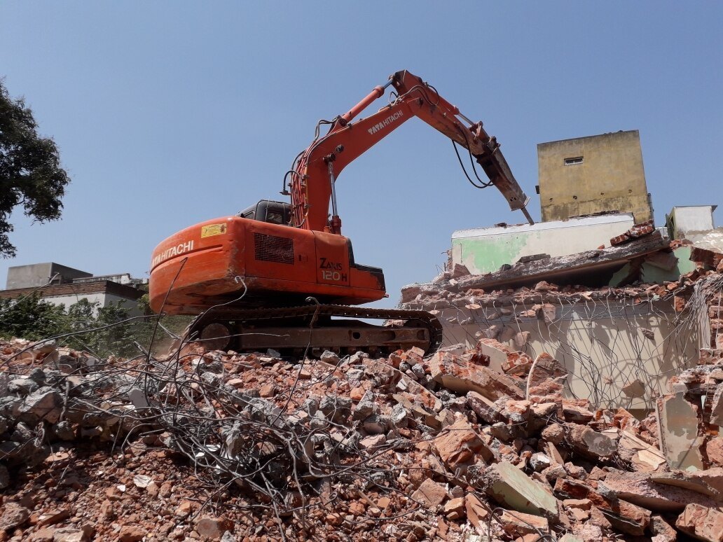 Scrap Building  ( पुरानी बिल्डिंग तोड़ने का काम)