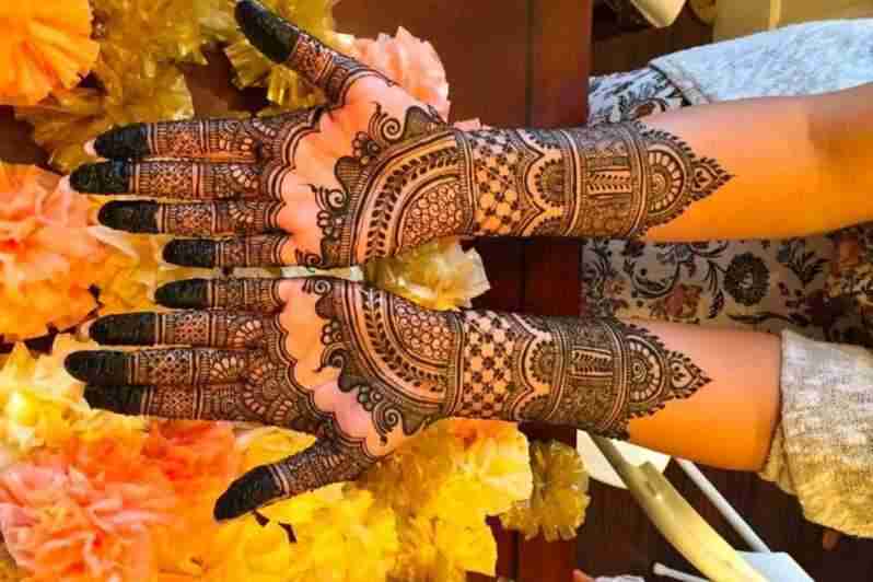 Henna art experience (henna tattoo)