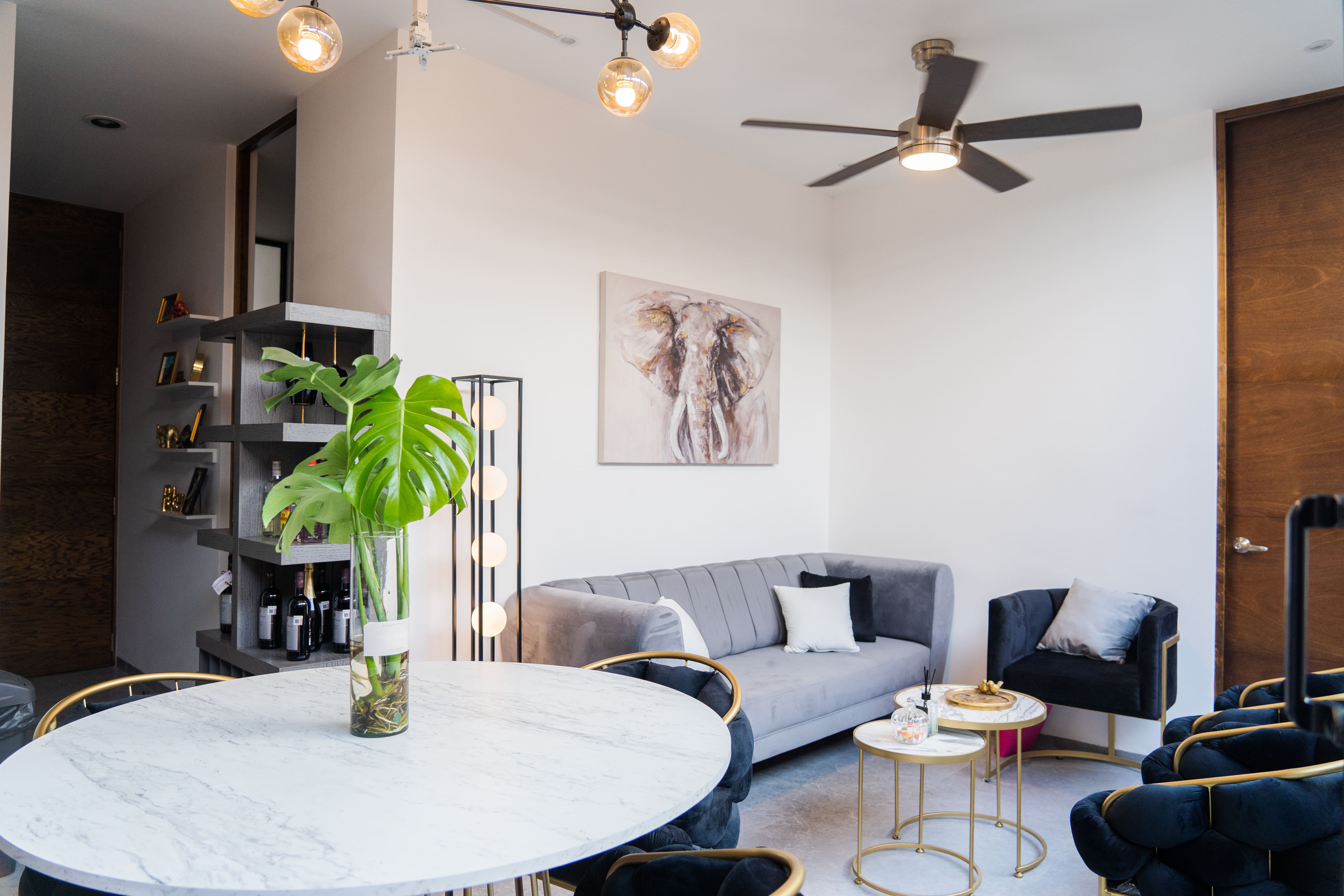 sala comedor acogedor en departamento