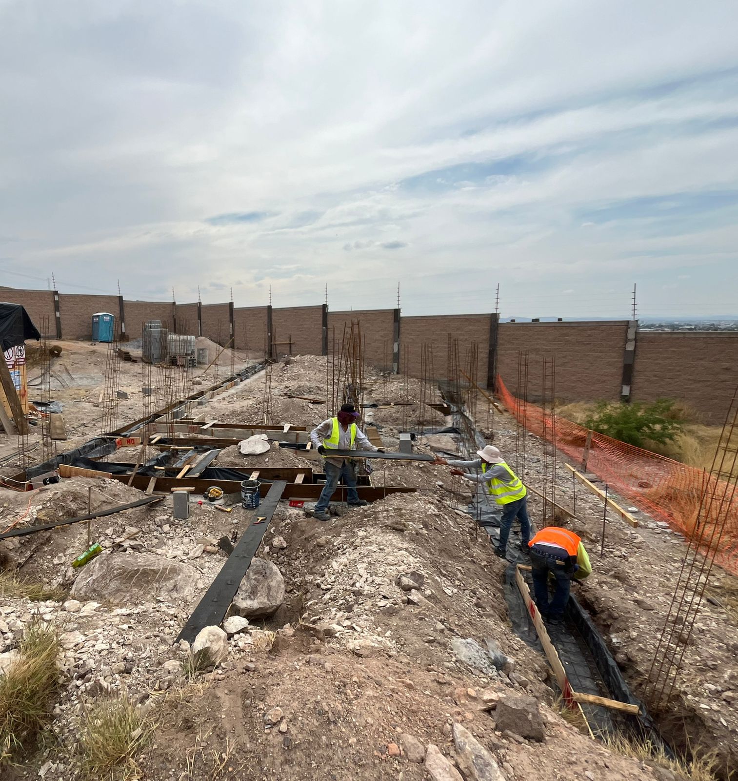Construcción de cimentación de casa