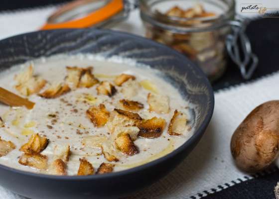 Crème de champignons et croûtons