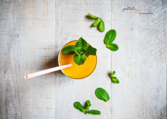 Smoothie ananas, mangue et citron vert