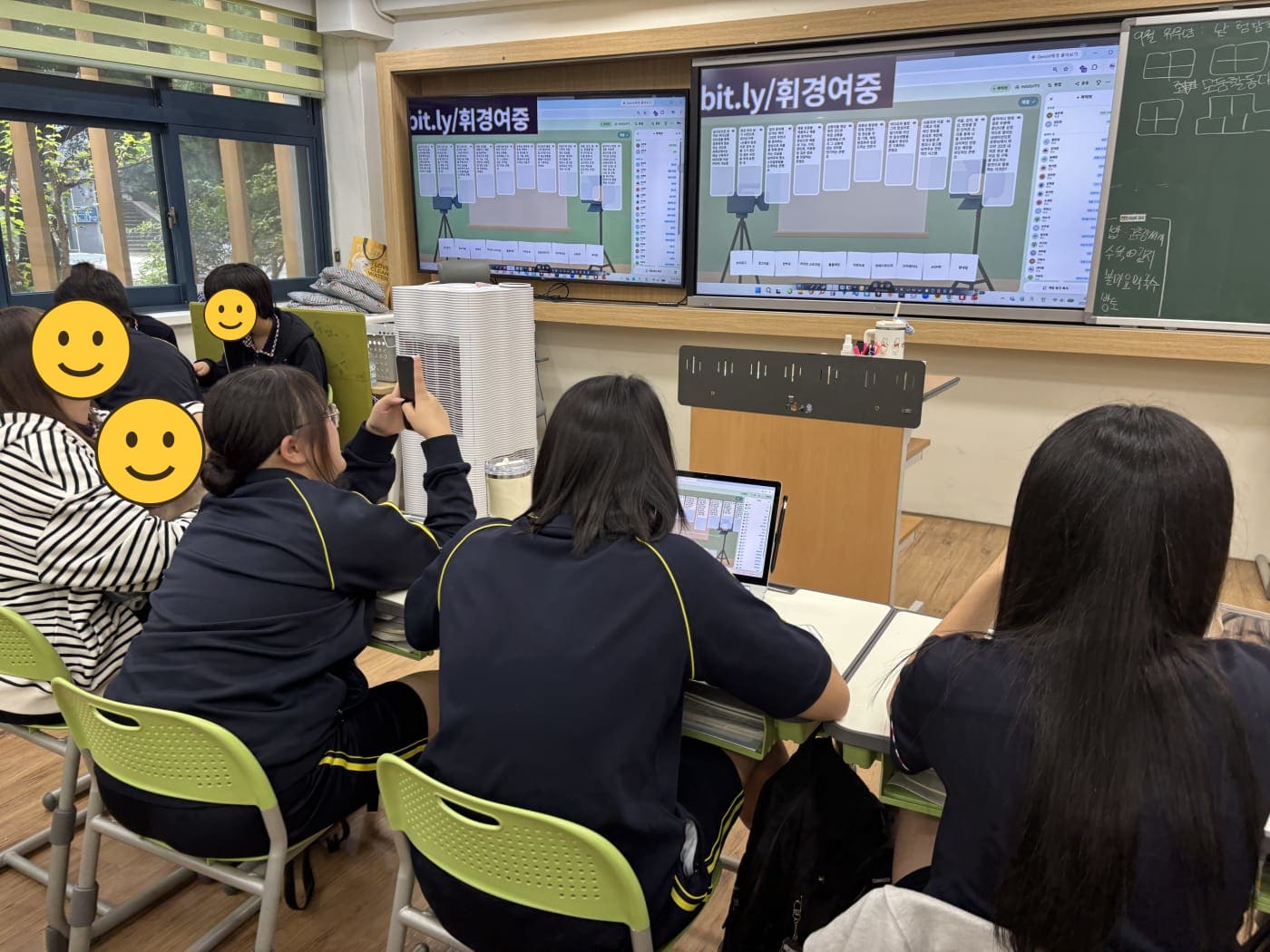 AI 도구를 사용하여 창의적인 결과물을 만드는 실습 현장