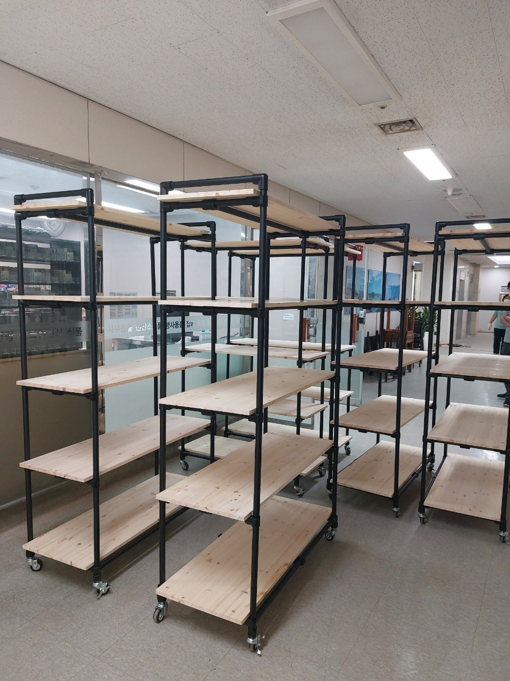 파이넥트 진열대 집성원목 1