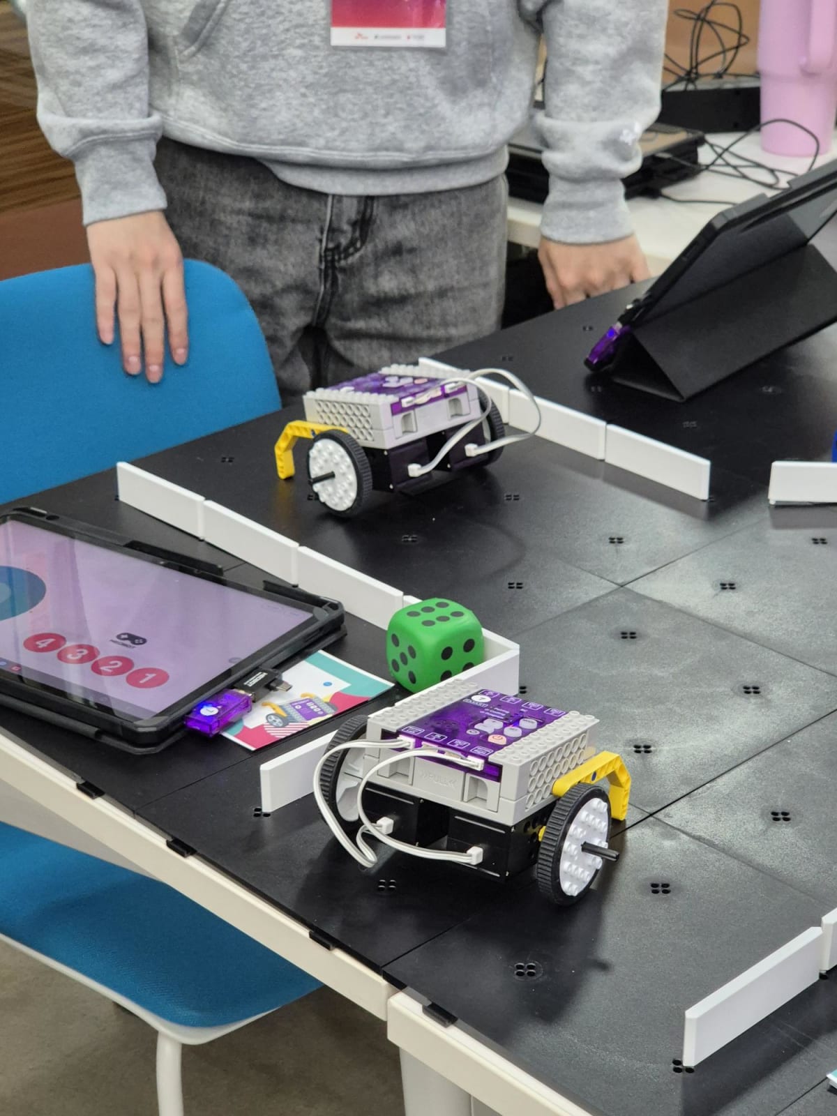 네오봇과 풍선 터트리기_06.jpg