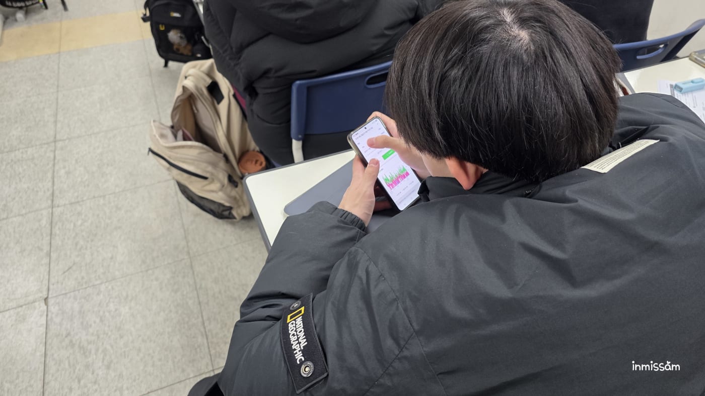 학생의 간단한 스케치가 인공지능의 도움으로 섬세한 일러스트로 재탄생한 모습