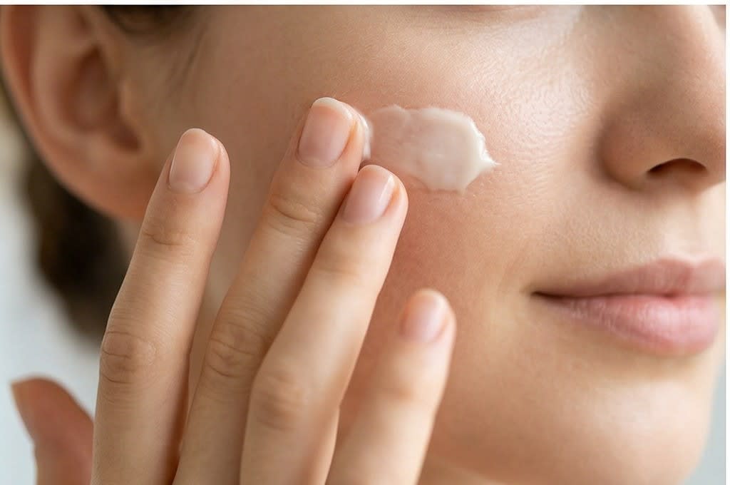 피부에 스며드는 부드러운 크림