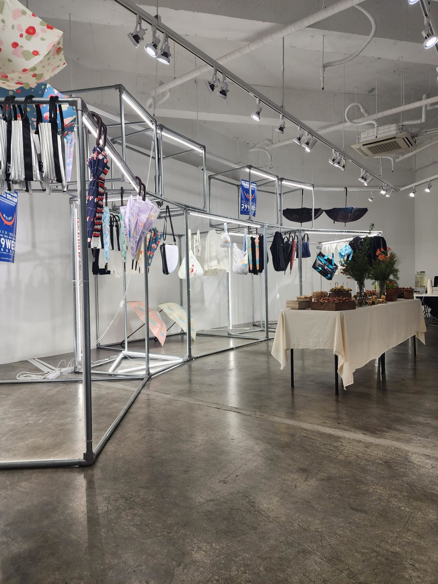 전시 부스 파이프 프레임 활용