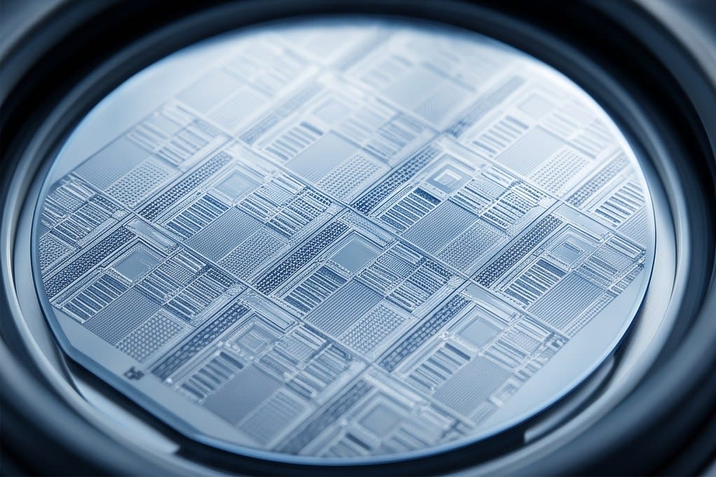 fine patterns in ultra-high-density components