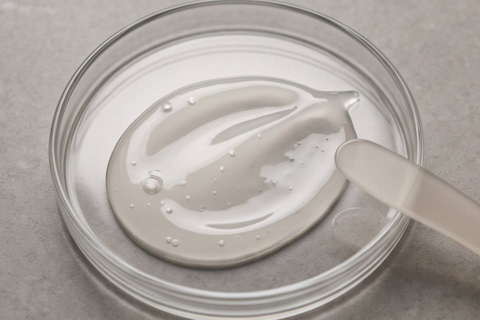 A clear and viscous moisturizing essence texture.