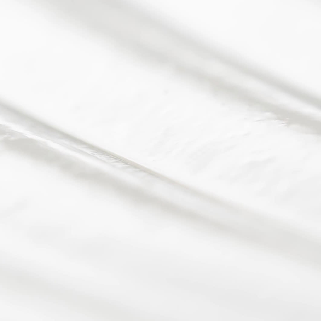 The moist texture of a sunscreen formula that spreads smoothly