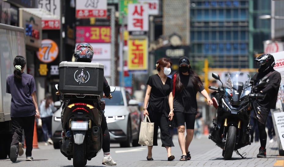 [사설] 중소기업·자영업자 연체 ‘비상’, 고금리 충격 대비해야