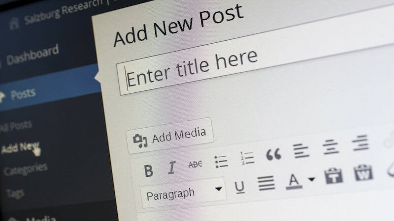 The image shows a platform to write blog posts