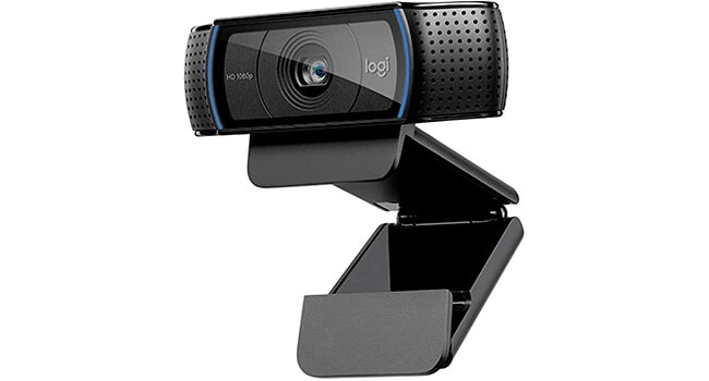 foto de uma webcam C920 da Logitech na cor preta