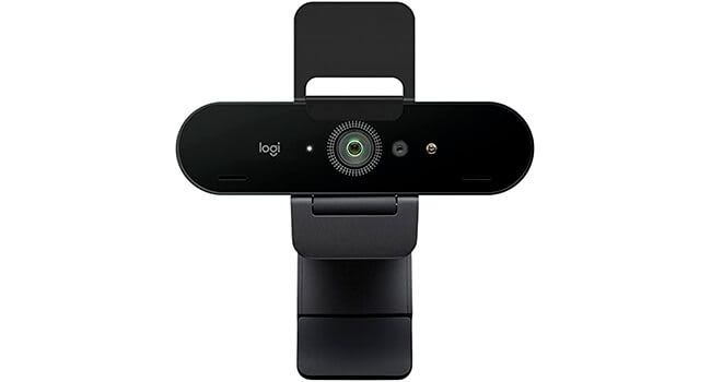 foto de uma webcam Logitech Brio com tampa protetora 