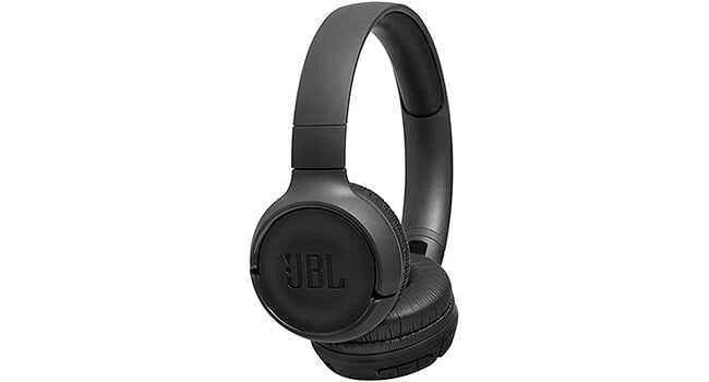 foto de um fone JBL Tune 500 na cor preta